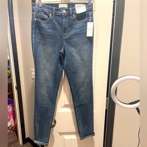 NWT Jessica Simpson high rise forever rolled ankle jeans.